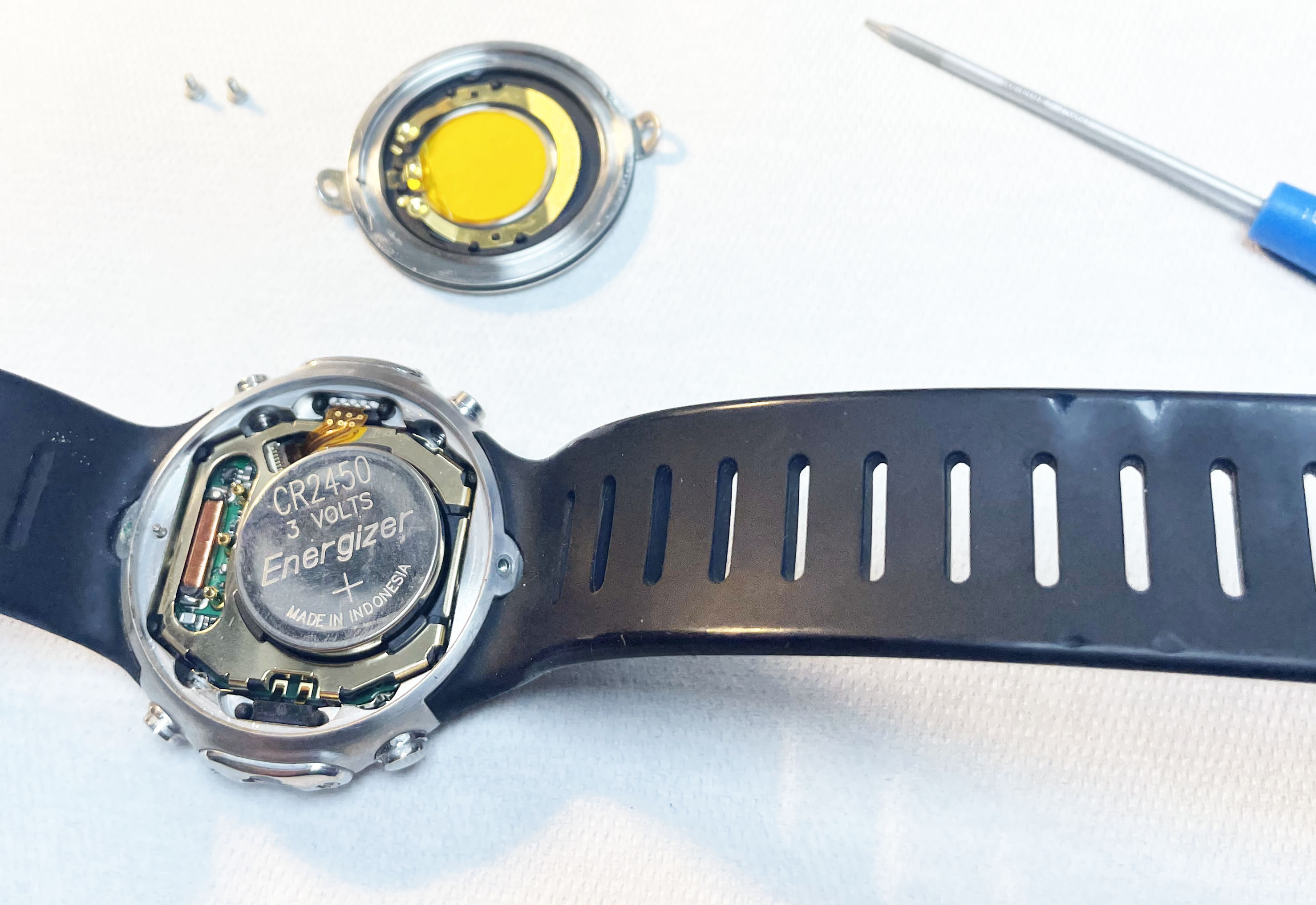 Batteriewechsel Suunto D6 und D6i Tauchcomputer